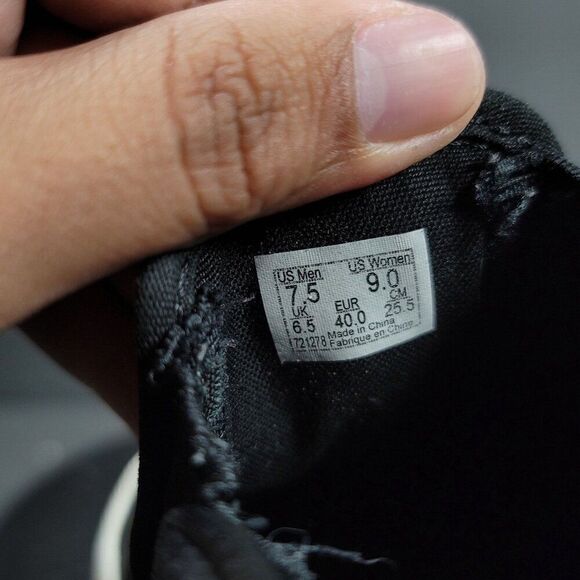 Vans Perf Leather Classic Slip On Shoes Womens Sz 9 Black White Sneakers - Picture 8 of 8